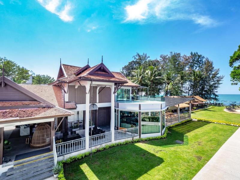 Hive Khaolak Beach Resort 