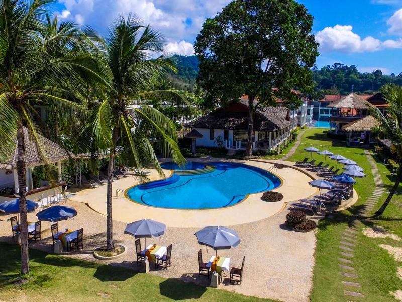 Hive Khaolak Beach Resort 
