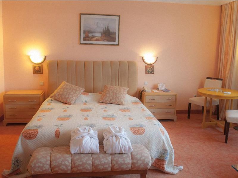 Kirci Hotel