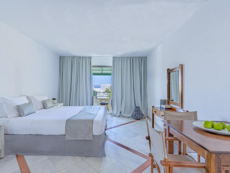 Knossos Beach Bungalows & Suites