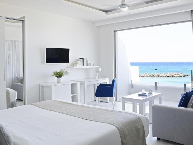 Knossos Beach Bungalows & Suites