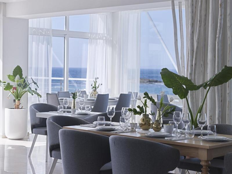 Knossos Beach Bungalows & Suites