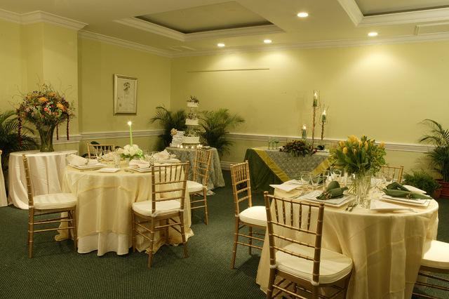 Knutsford Court Hotel