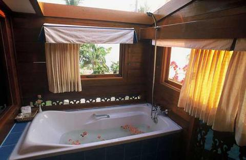 Aunchaleena Beach Front Resort