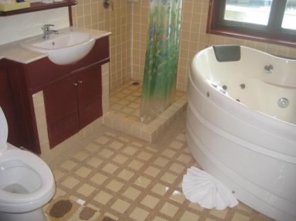 Aunchaleena Beach Front Resort