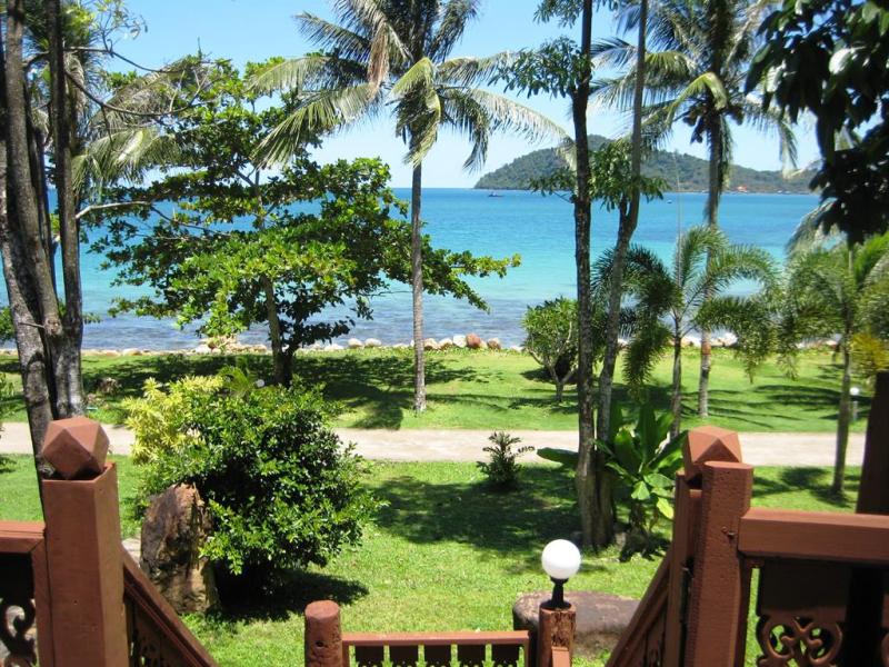 Aunchaleena Beach Front Resort