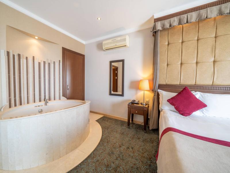 Korumar Deluxe Hotel