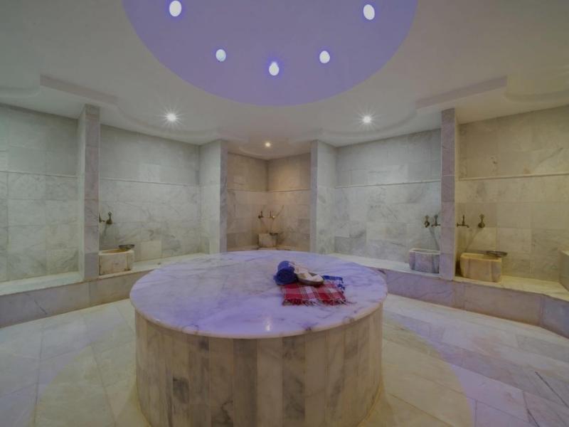 Korumar Deluxe Hotel