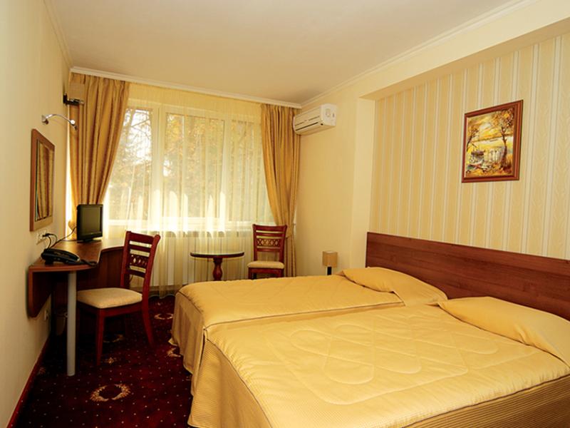 Hotel Cosmos