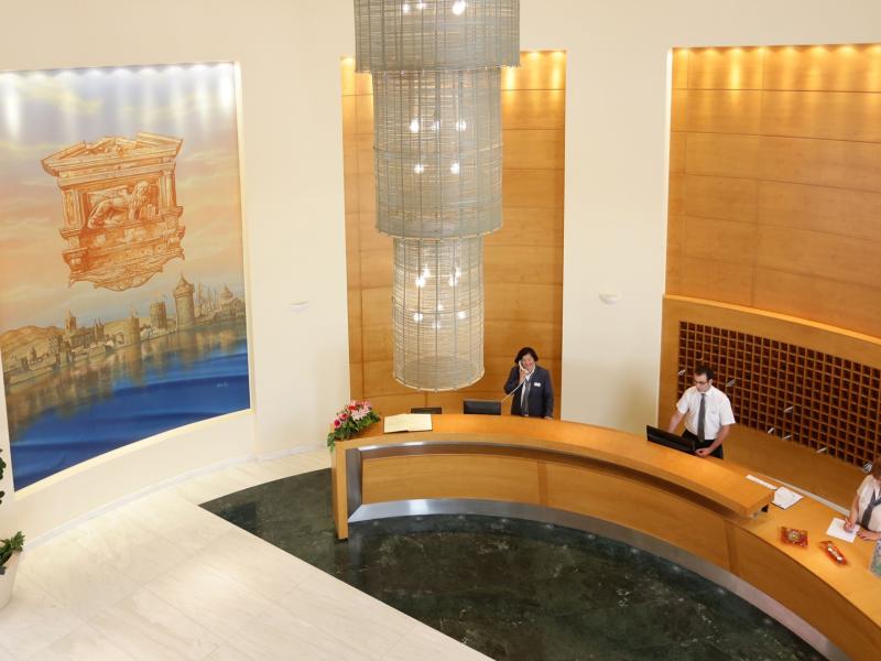 Paralos Kosta Alimia