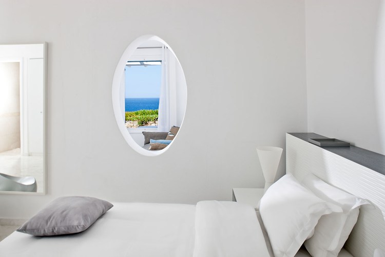 Kouros Hotel & Suites