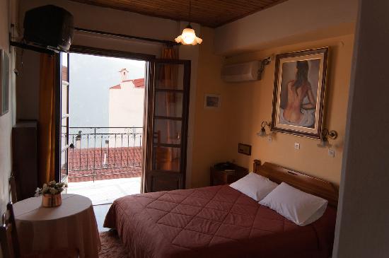 Kouros Hotel