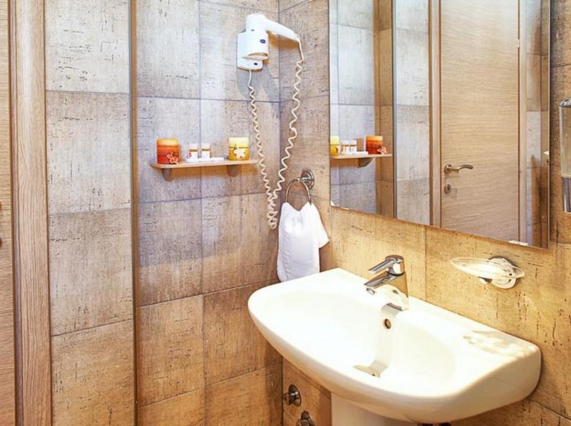 Anastassiou Hotel