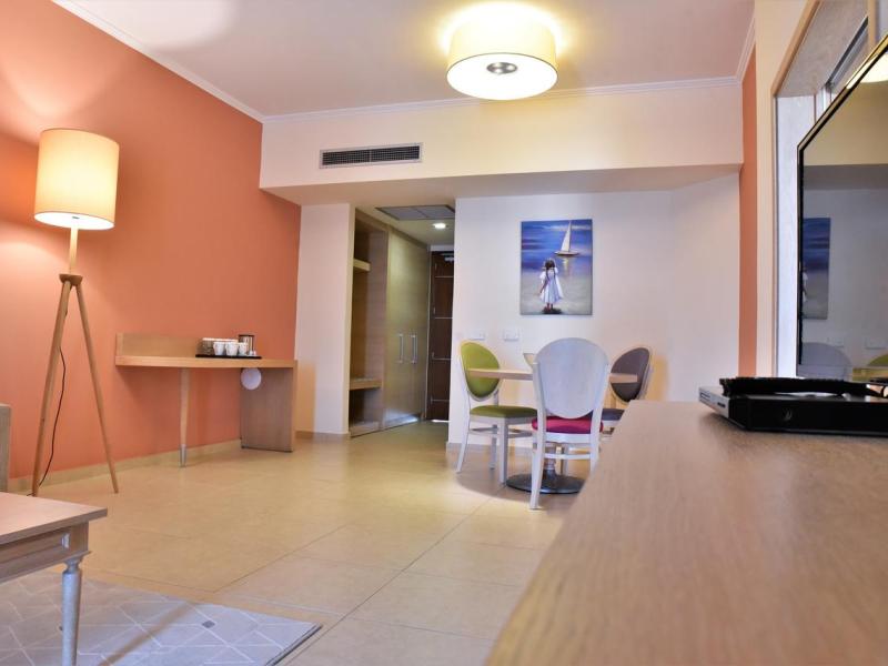 Kresten Royal Euphoria Resort