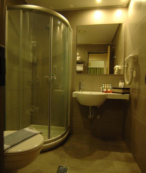 Kronos Hotel