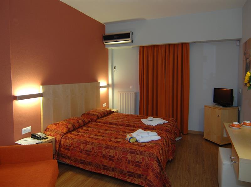 Kronos Hotel