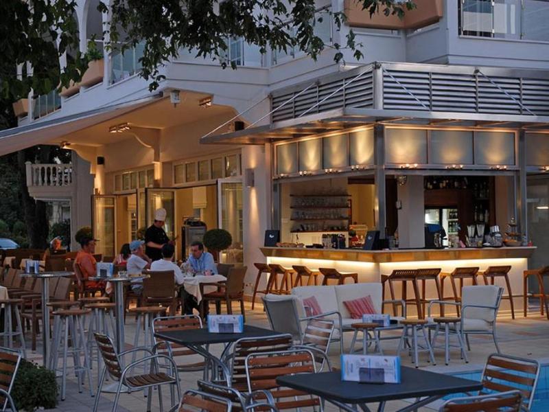 Kronos Hotel