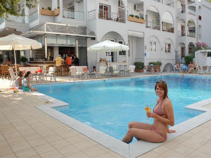 Kronos Hotel