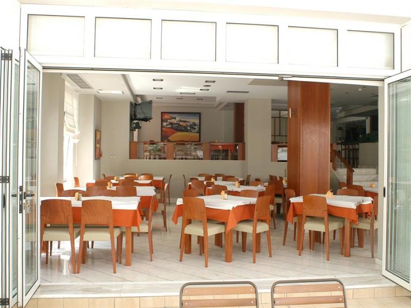 Kronos Hotel