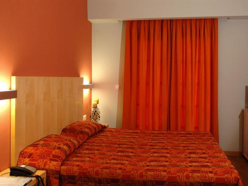 Kronos Hotel