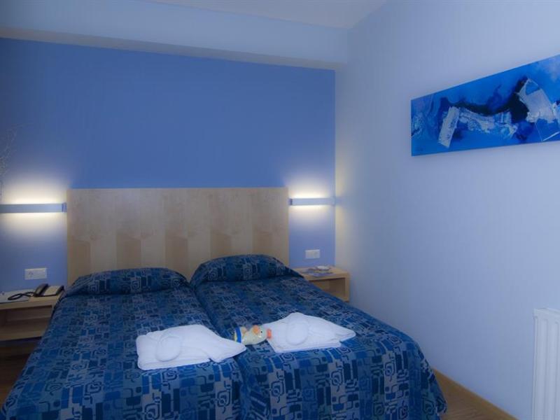 Kronos Hotel