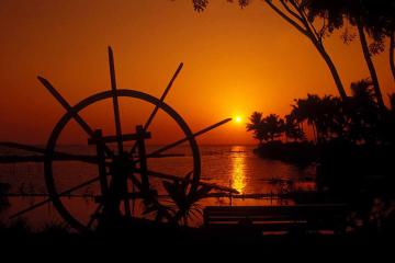 Отель Kumarakom Lake Resort Индия, Керала, фото 4