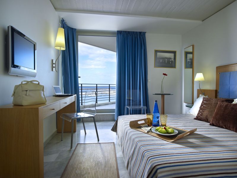 Kyma Suites Beach Hotel