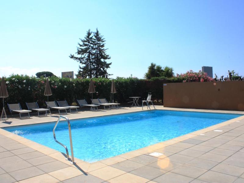 Kyriad Hotel Cannes Mandelieu
