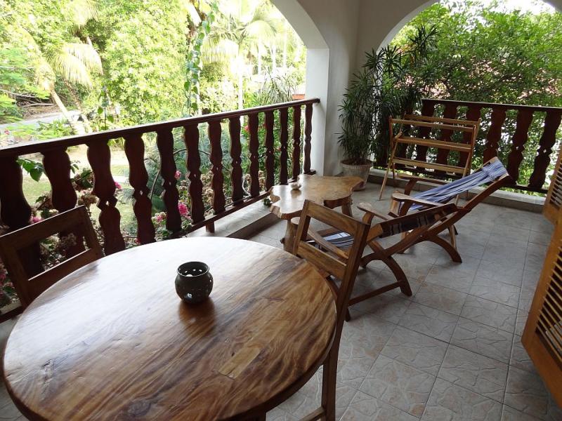 L Hirondelle Guest House