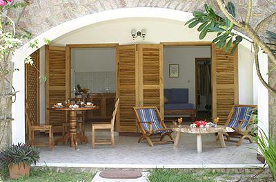 L Hirondelle Guest House