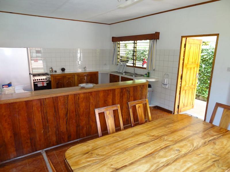 L Hirondelle Guest House