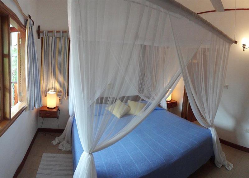 L Hirondelle Guest House