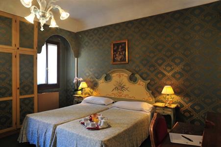 La Fenice & Des Artistes