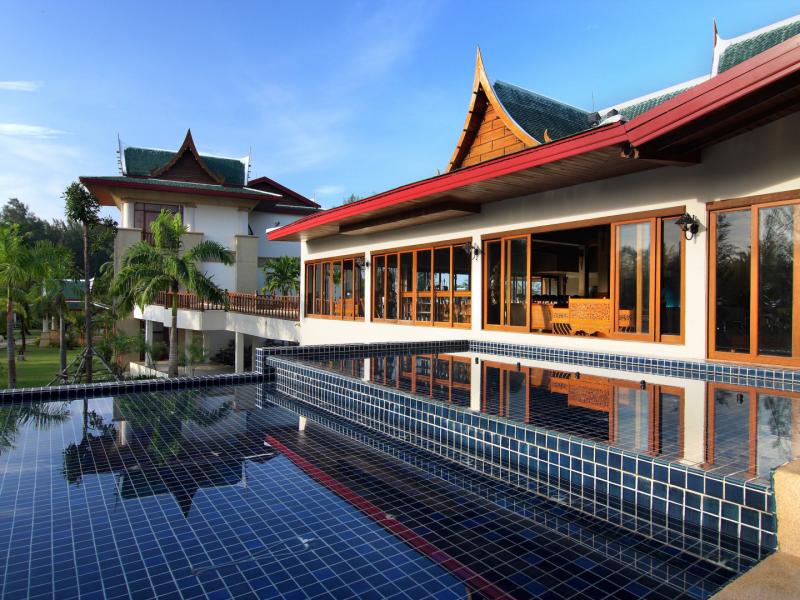 Miracle Island Resort