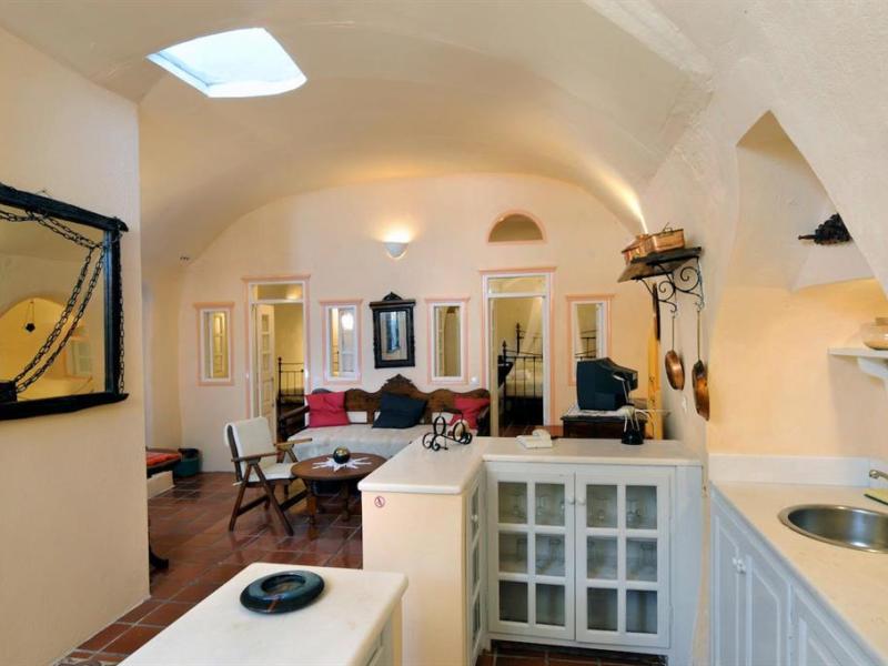 La Perla Villas & Suites