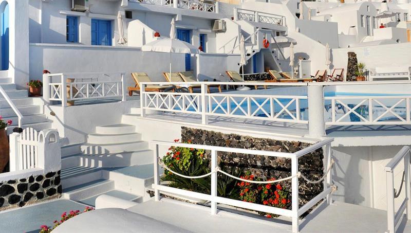 La Perla Villas & Suites