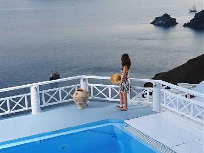 La Perla Villas & Suites