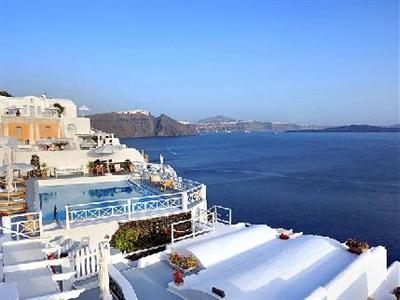 La Perla Villas & Suites