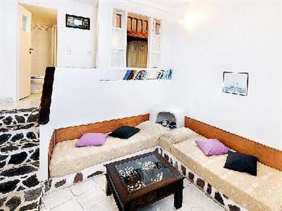 La Perla Villas & Suites