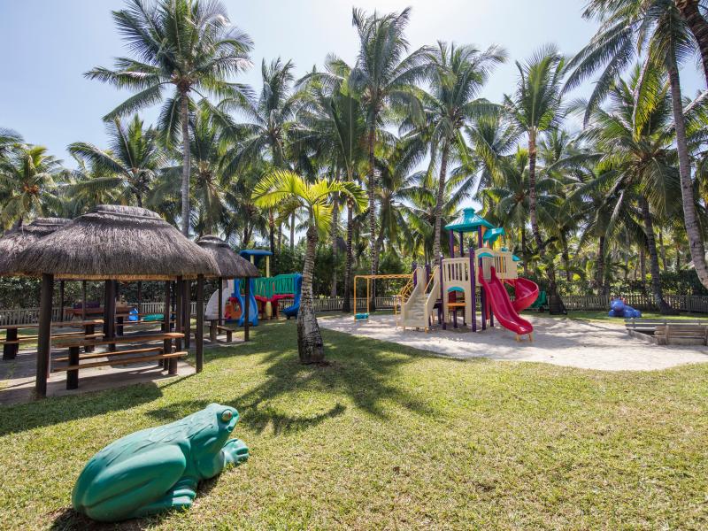 La Pirogue Resort & Spa