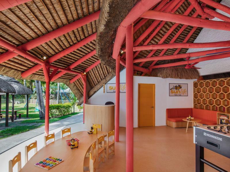 La Pirogue Resort & Spa