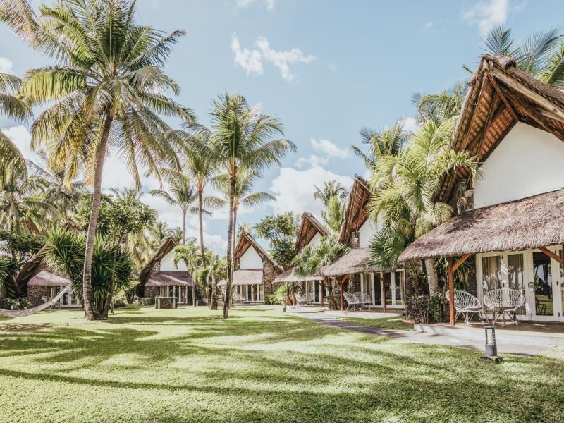 La Pirogue Resort & Spa