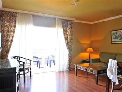La Quinta Park Suites
