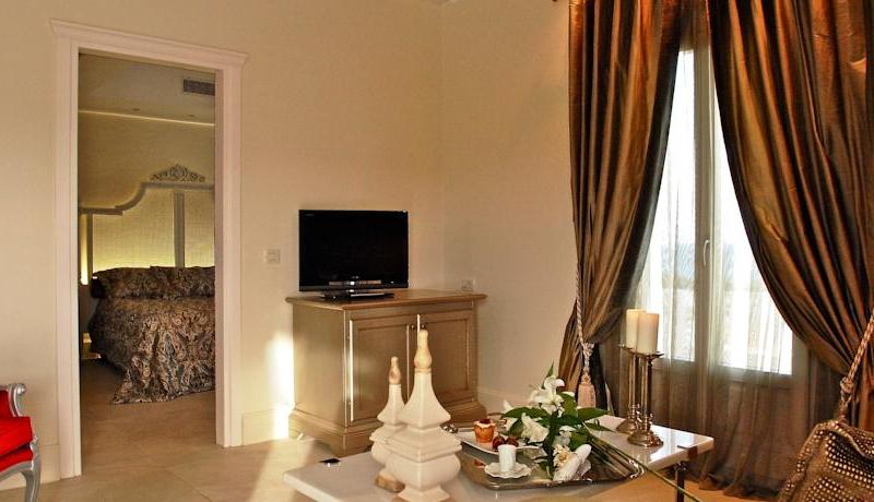 La Residence Mykonos Hotel Suites  