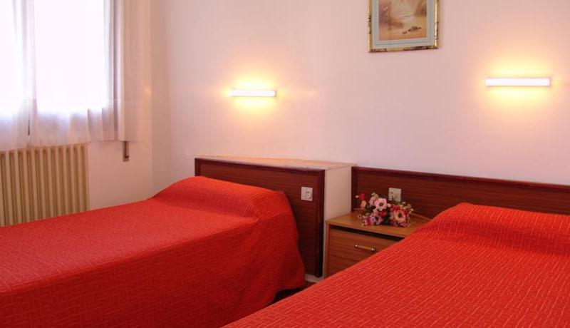 La Solana Apartments