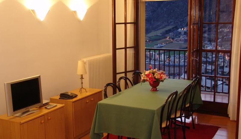 La Solana Apartments