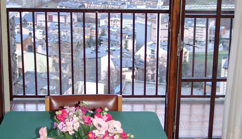 La Solana Apartments