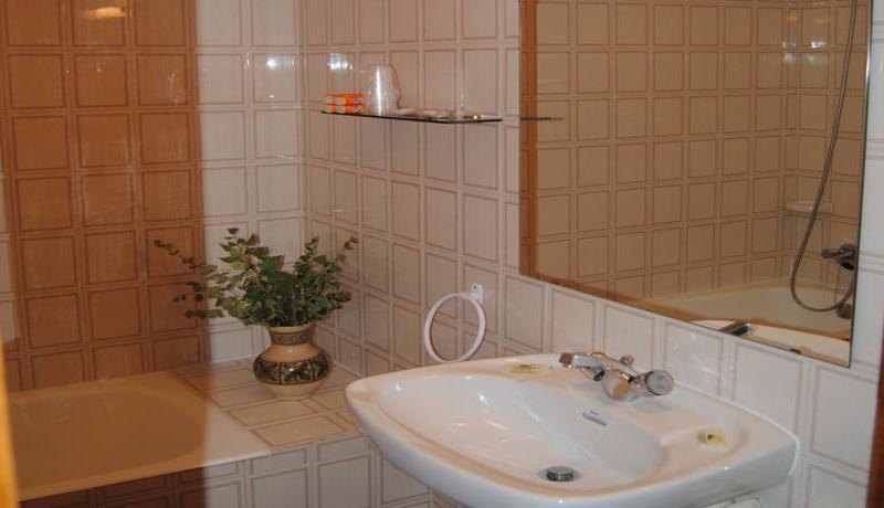 La Solana Apartments