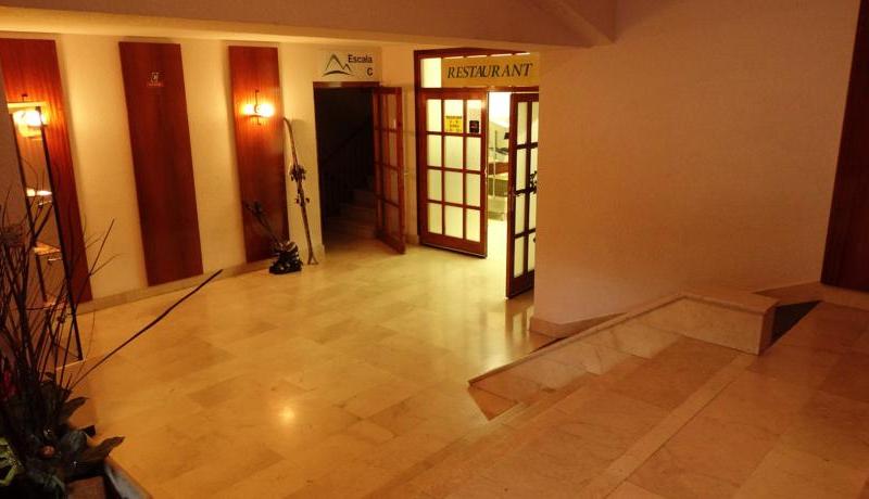 La Solana Apartments