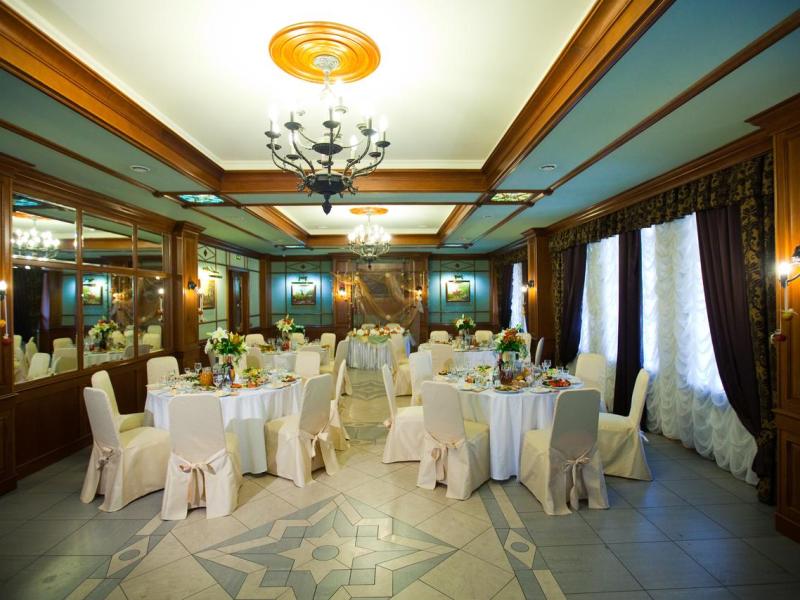 Lancaster Court Hotel